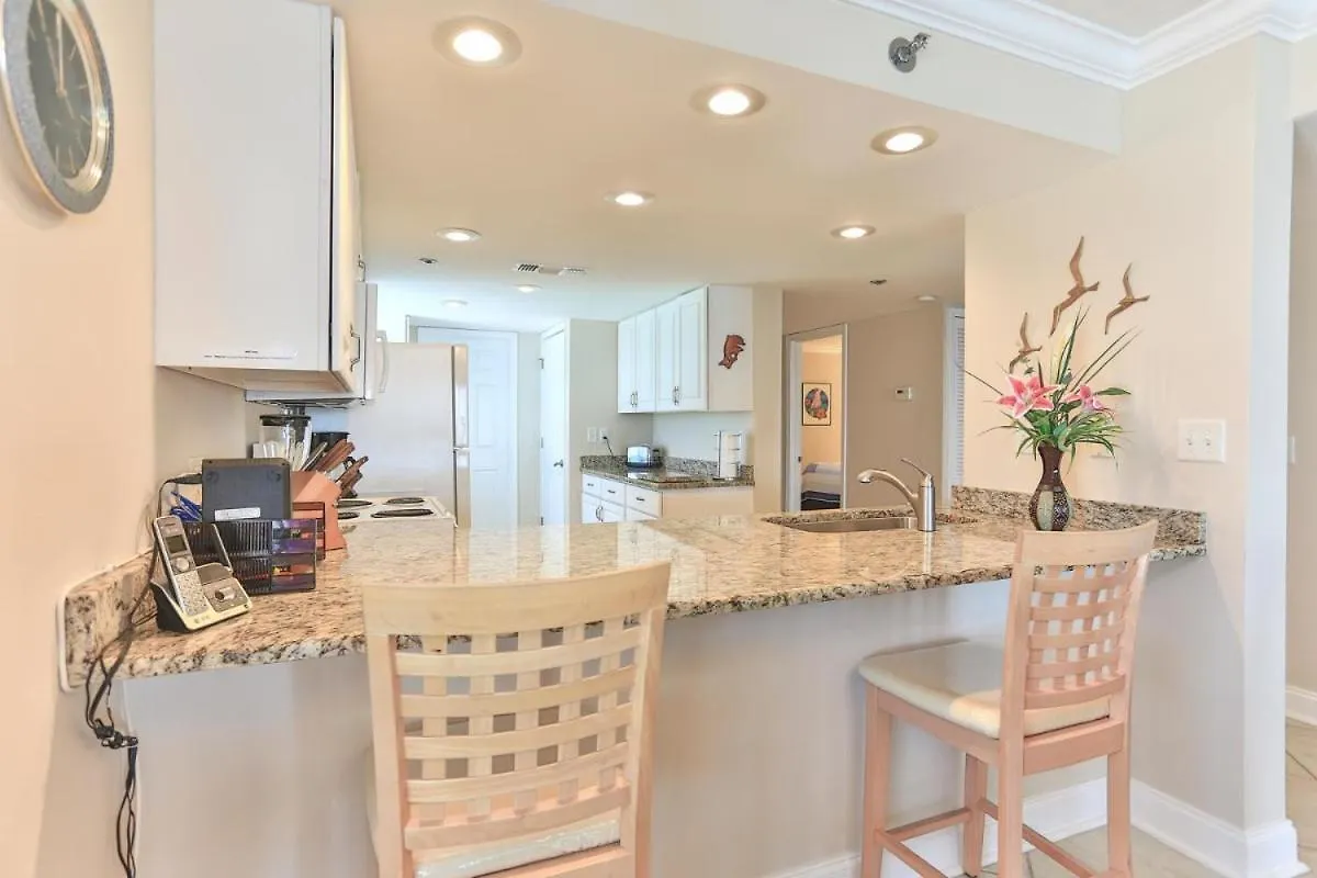 Destin Towers 143- Beach Front 2Br 0*,  United States