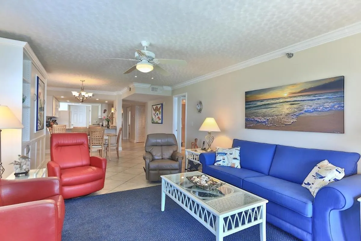 Destin Towers 143- Beach Front 2Br